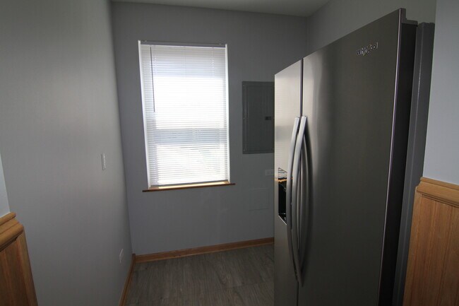 Building Photo - 3049 N Davlin Ct