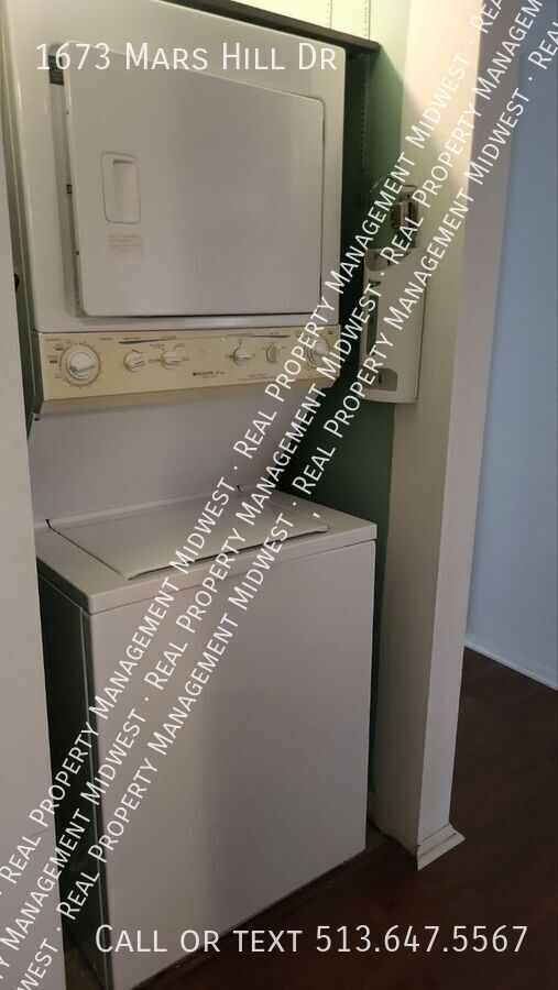 Building Photo - 1673 Mars Hill Dr