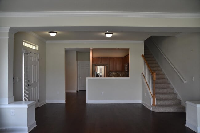 Building Photo - 6852 Woody Vine Dr