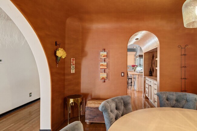 Building Photo - 1809 Palos Verdes Dr W