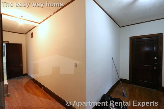 Building Photo - 163 Summer St