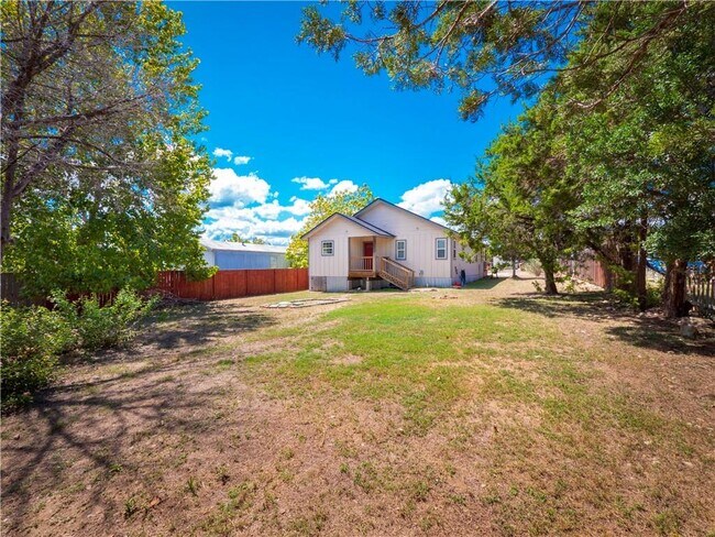 Building Photo - 691 Tamarack Dr