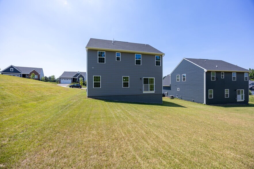 Building Photo - 13 Dana Dr