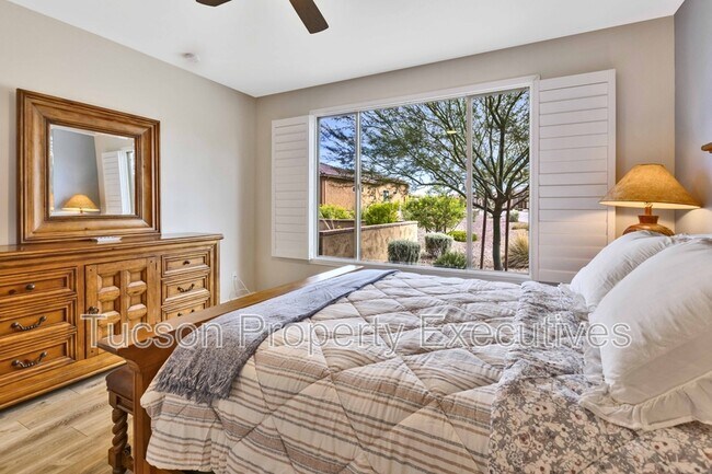 Building Photo - 30737 S Osprey Dr