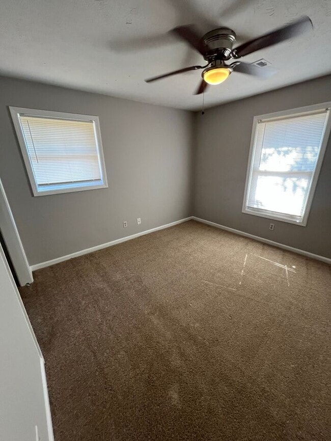 Building Photo - NOW AVAILABLE!!! Ranch 2 BEDROOM 2 BATHROO...