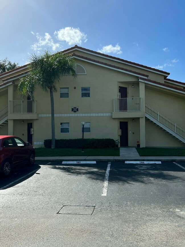 Building Photo - 12840 Vista Isles Dr