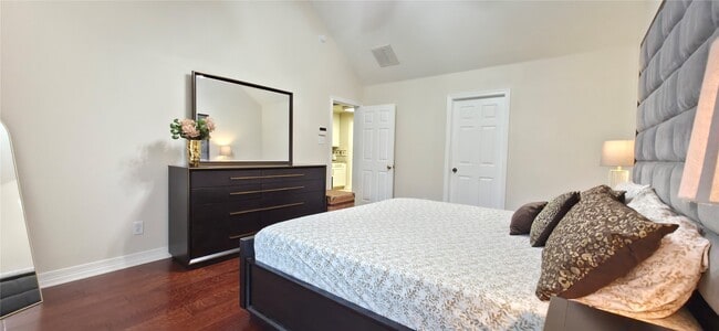 Building Photo - 16419 Red Crest Dr