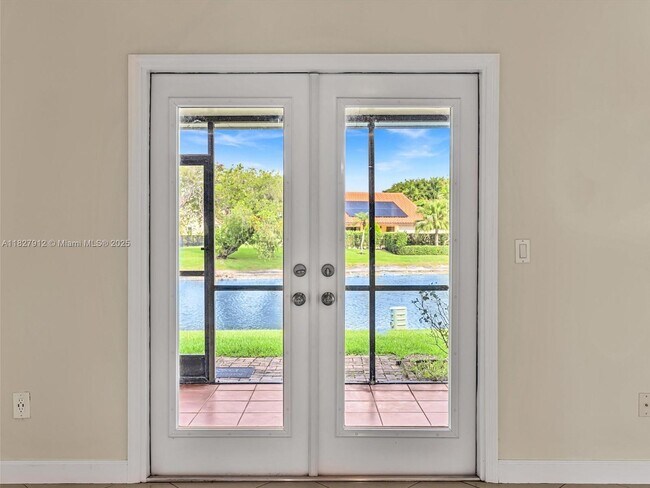 Building Photo - 10323 Hidden Springs Ct