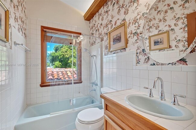 Building Photo - 325 Bontona Ave