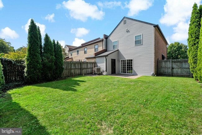 Building Photo - 172 Kenton Dr