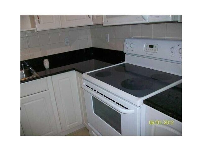 Building Photo - 505 NE 20th Ave