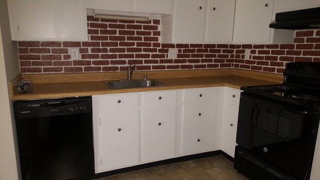 Building Photo - Spacious 3-Bedroom Townhome for Rent in Aberdeen – A Must See!