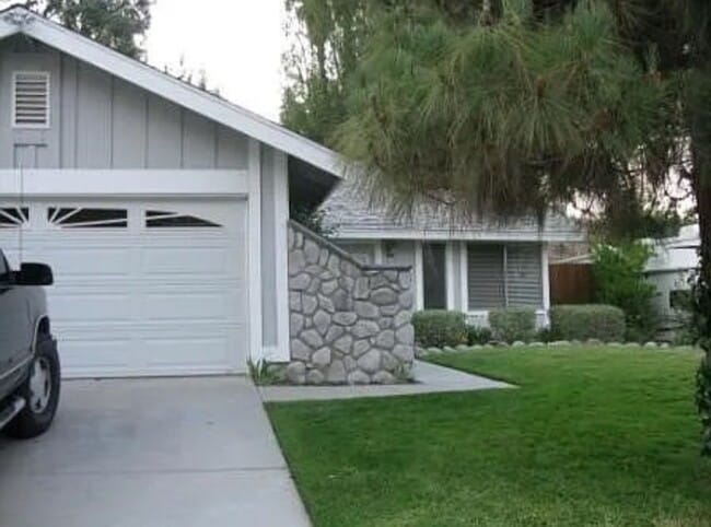 Primary Photo - Lovely One Level home in Valencia!