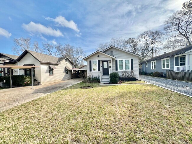 Building Photo - Charming Home In the Garden District- Ideal Location