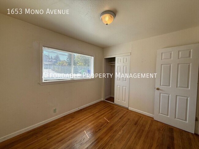 Building Photo - 1653 Mono Ave