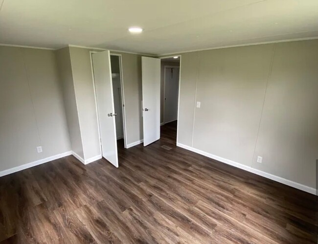 Building Photo - Newly remodeled 3 Bedroom, 2 Bathroom home...