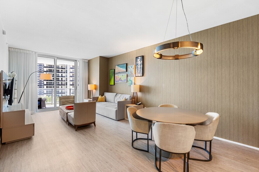 Building Photo - 4111 S Ocean Dr