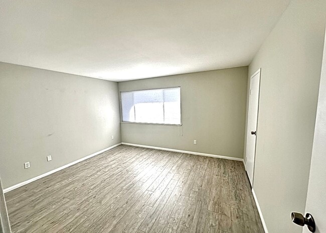 Building Photo - COMING SOON!! Charming 3 Bedroom Condo in Gated Palm Springs Community!