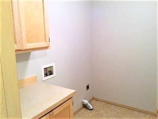 Building Photo - 113 Eastgate Ave N