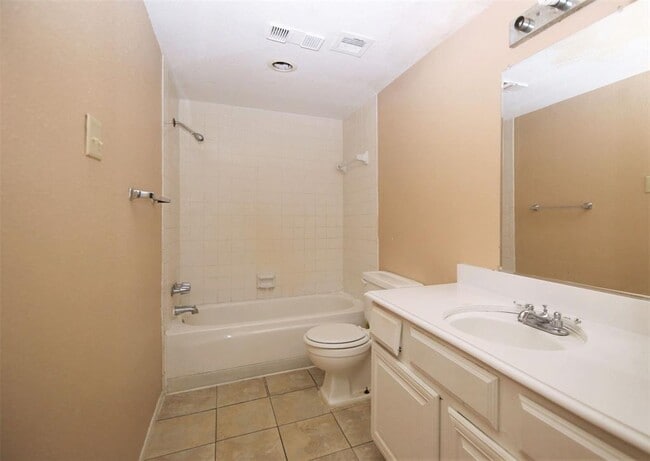 Building Photo - 9204 Campbell Rd