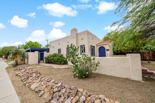 Building Photo - 2401