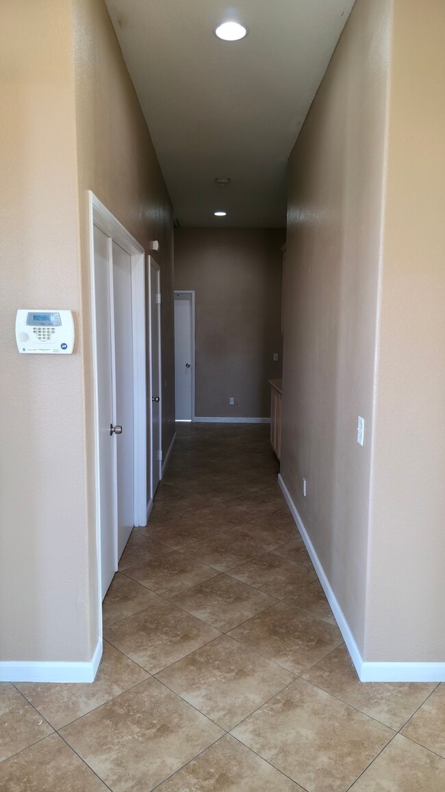 Building Photo - 13798 Oasis Dr