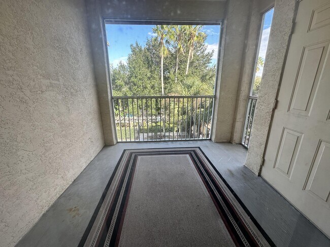 Building Photo - 823 Camargo Way