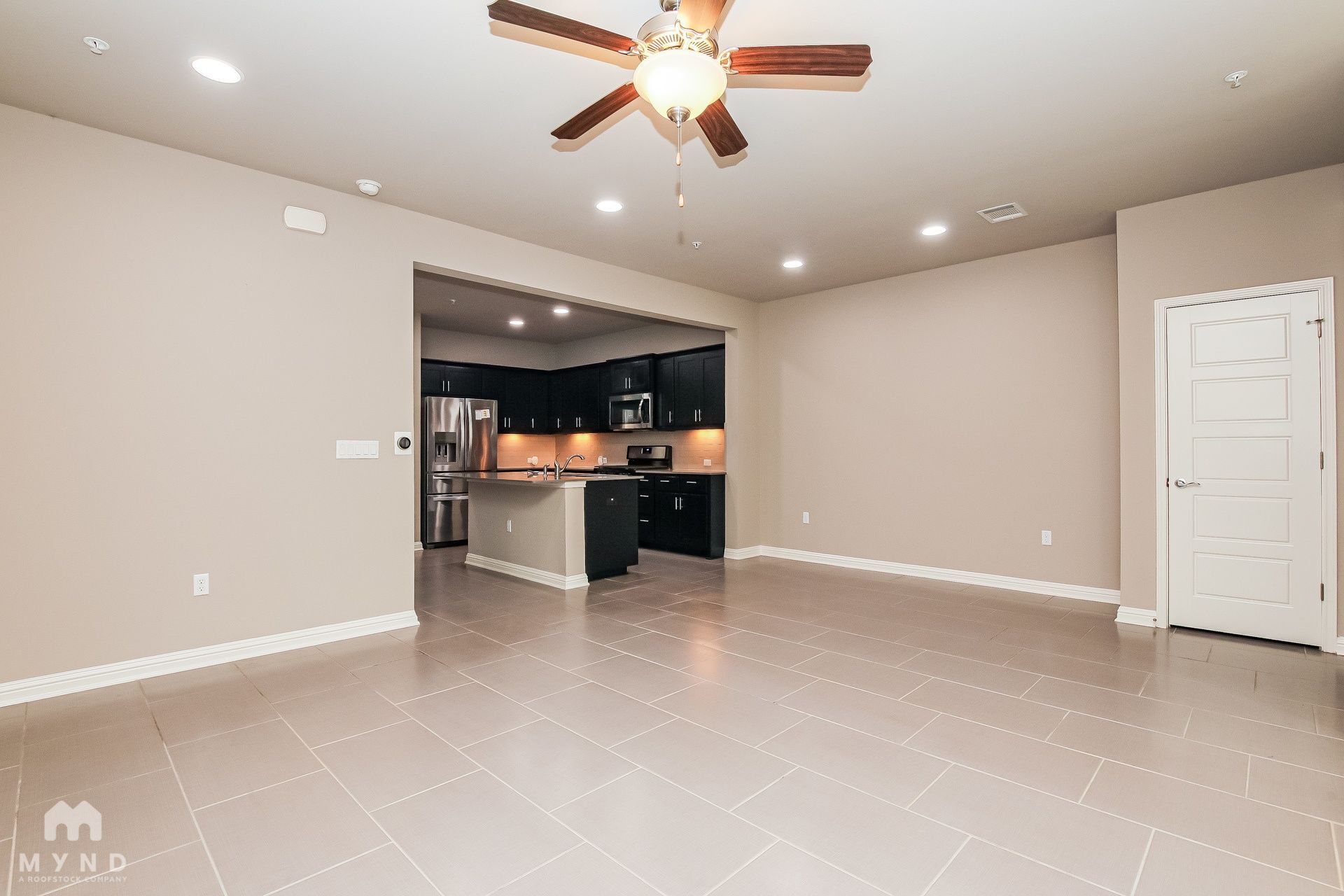 Building Photo - 13800 Lyndhurst St