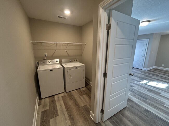 Building Photo - 518 Burgess CT