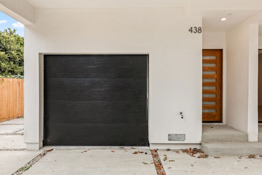 Building Photo - 438 E 28th St