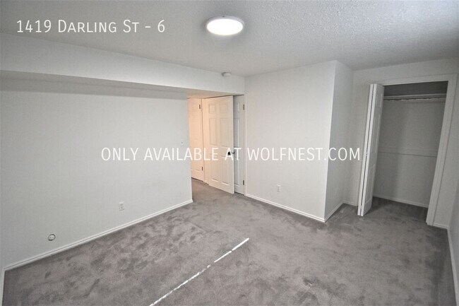 Building Photo - Stunning 3 Bed Ogden Townhome! No Deposit ...
