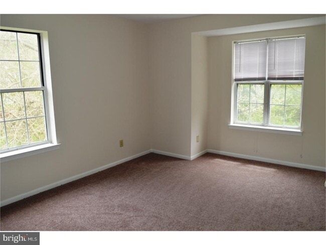 Building Photo - 131 Emery Ct