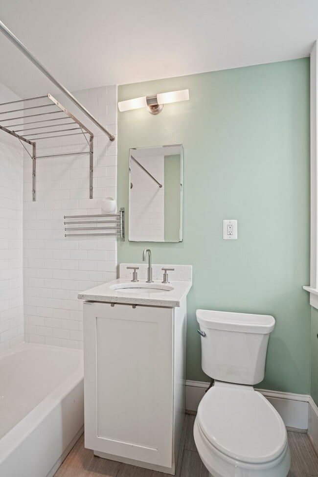 Building Photo - Bright Two-Bedroom in Columbia Heights | Pet frienldy!