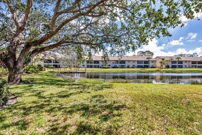 Building Photo - 275 Mission Trail W