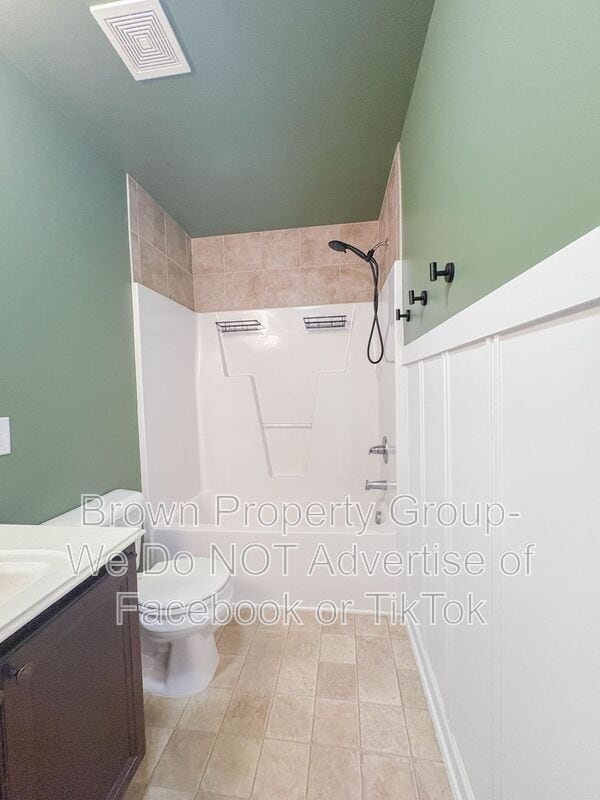 Building Photo - 829 Bellingham Way
