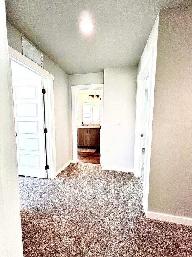 Building Photo - BRAND NEW HOME! 4 Bed/2.5 Bath plus Office and Flex Space Upstairs
