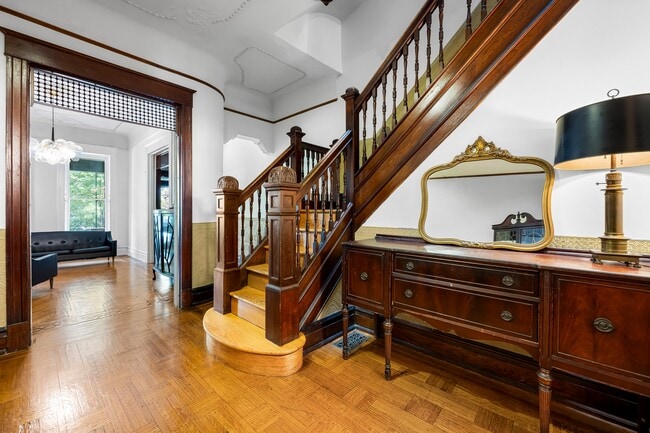 Building Photo - 3314 Auchentoroly Terrace