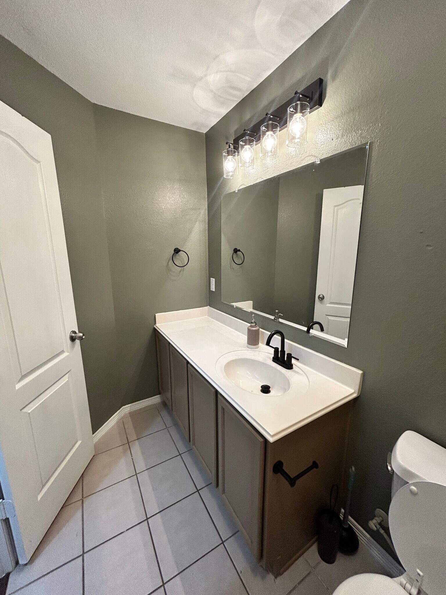 Building Photo - 1052 Windy Grove Ln