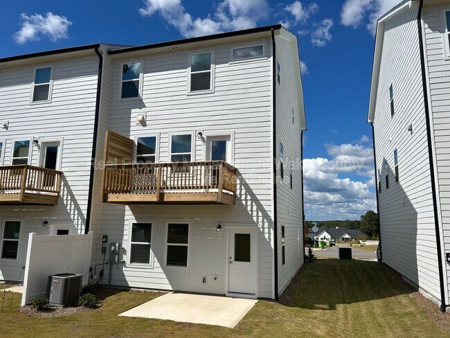 Building Photo - 2795 Cassius Dr