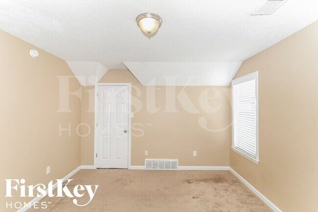 Building Photo - 2215 Purple Leaf Ln