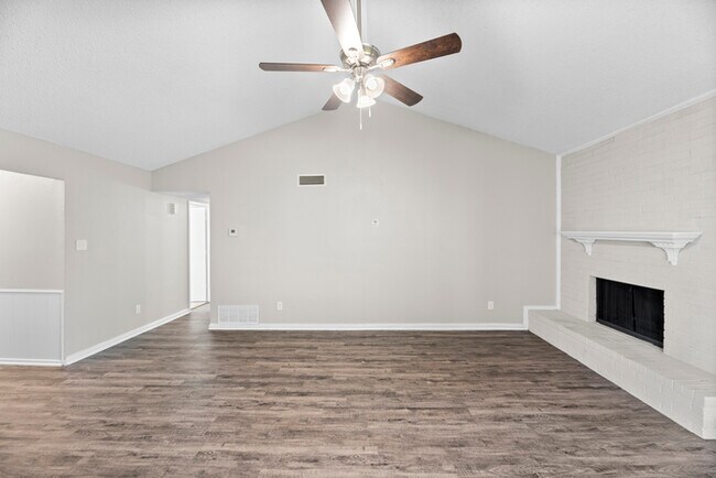 Building Photo - 6816 Westglen Dr