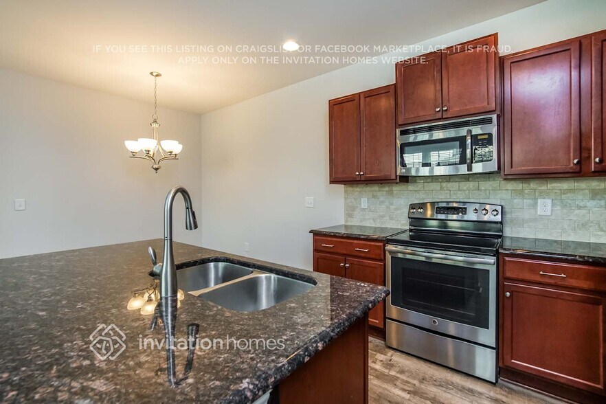 Building Photo - 7609 Weathered Oak Way