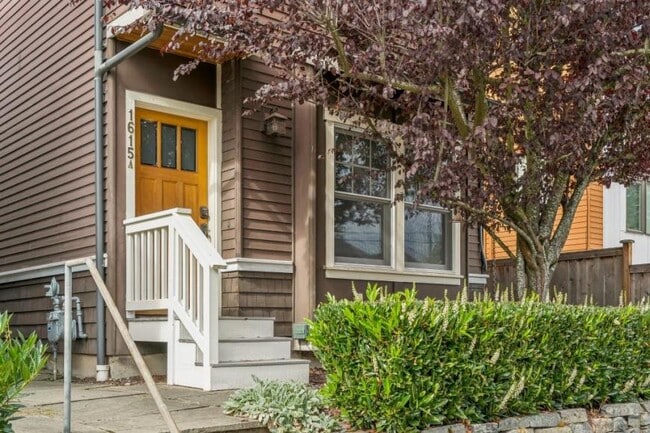 Building Photo - 2 bedroom in Seattle WA 98122