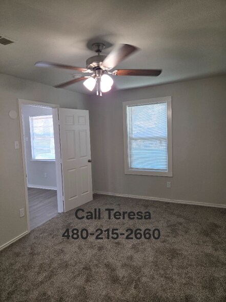 Building Photo - 4325 Chestnut Dr