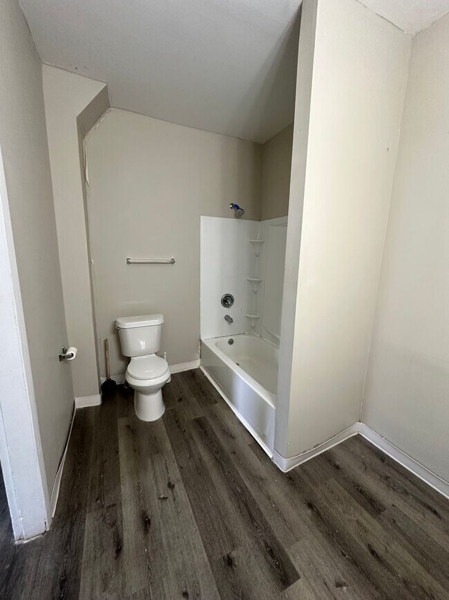 Building Photo - 1308-1310 Buhrer Avenue