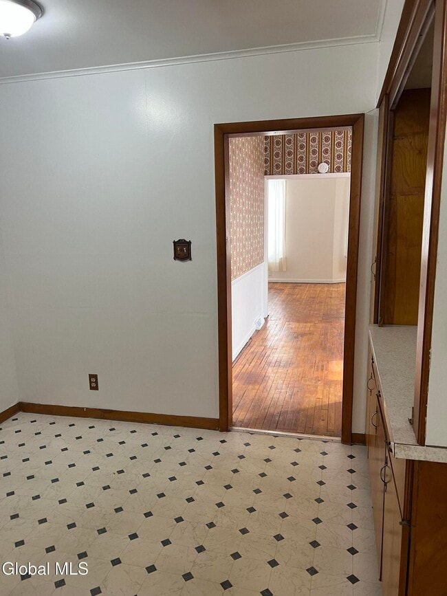 Building Photo - 214 Market St