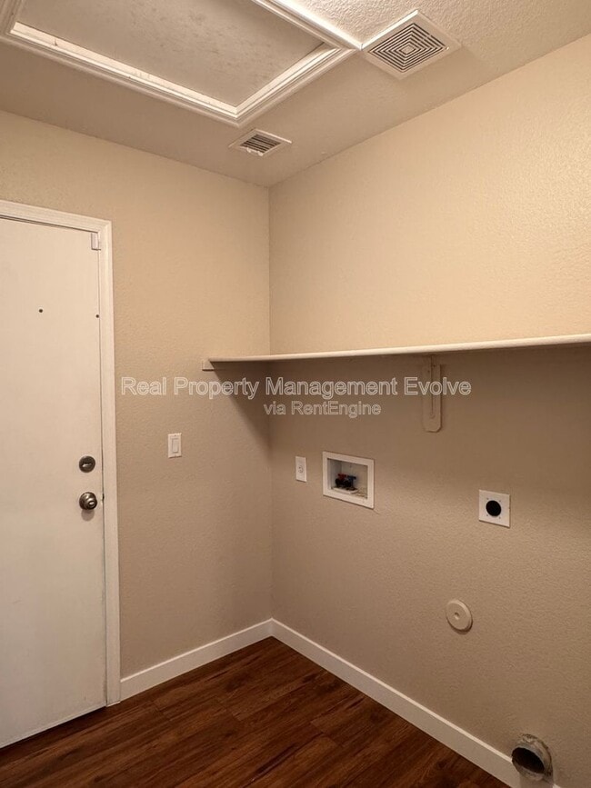 Building Photo - 22297 N 76th Dr