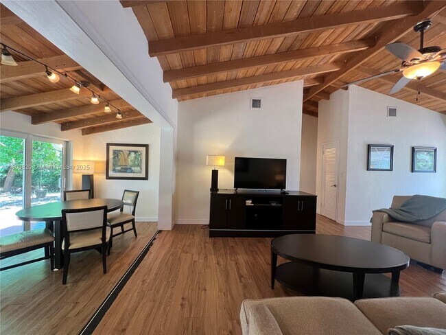 Building Photo - 500 S Riverside Dr