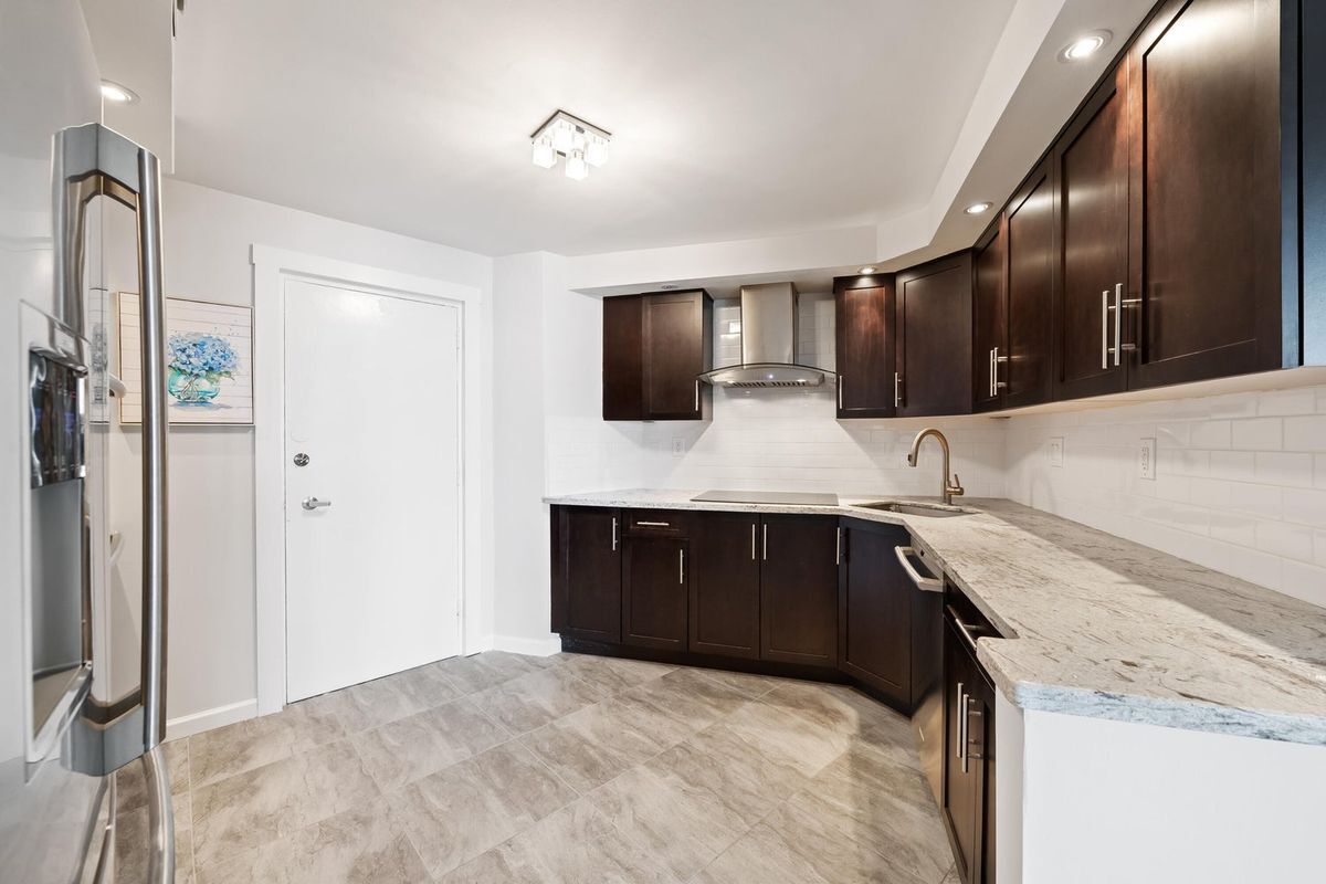 Building Photo - 3800 Galt Ocean Dr