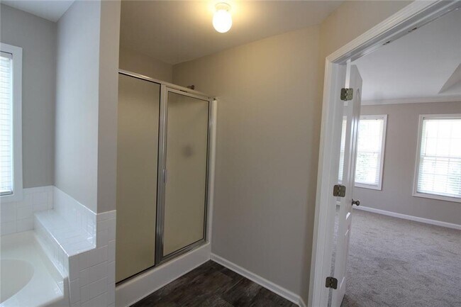 Building Photo - 1525 Woodpoint Way